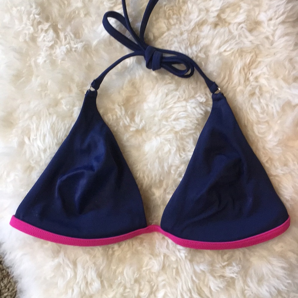 Victoria’s Secret size small bikini top